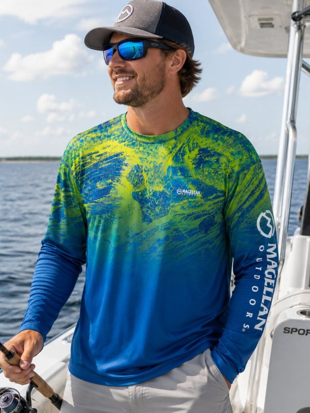 Magellan Outdoors Realtree Aspect Ombre Fishing Shirt | Men’s Large